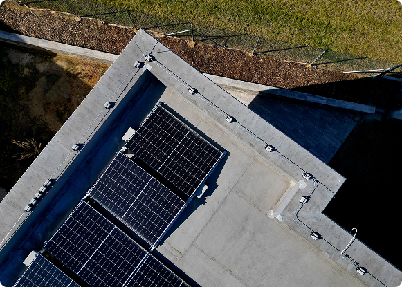 Visual of a warehouse with solar panels for the interview of Alain Borri
